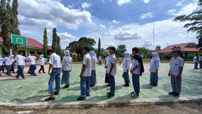 XII C Tunjukkan Semangat Juang! Latihan LKBB Jelang Pensi Antar Kelas Bikin Kagum