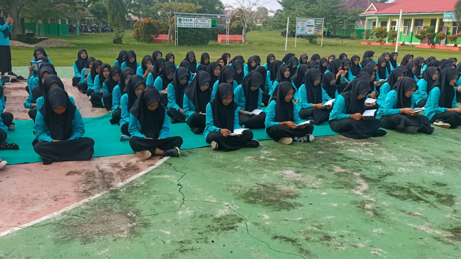 Yasinan Jum'at Pagi Menjadi Agenda Rutin Bagi Siswa MAN 2 Bungo